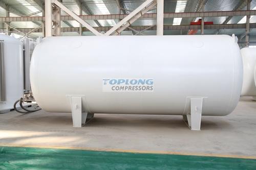 Horizontal carbon dioxide cryogenic storage tanks